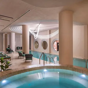 Swissotel Hotel